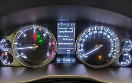 Toyota Land Cruiser 200, 2019 год, 6 890 000 рублей, 18 фотография