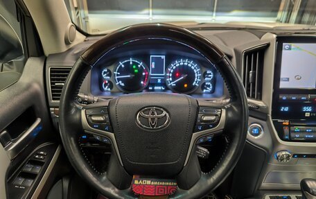 Toyota Land Cruiser 200, 2019 год, 6 890 000 рублей, 17 фотография