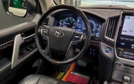 Toyota Land Cruiser 200, 2019 год, 6 890 000 рублей, 15 фотография