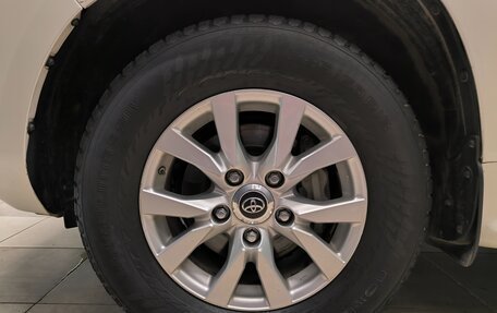 Toyota Land Cruiser 200, 2019 год, 6 890 000 рублей, 22 фотография