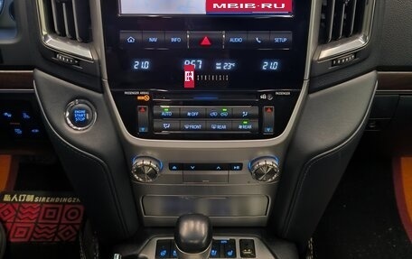 Toyota Land Cruiser 200, 2019 год, 6 890 000 рублей, 20 фотография