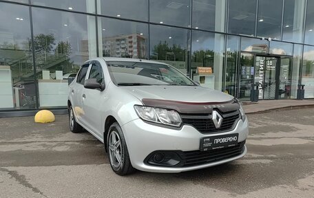 Renault Logan II, 2015 год, 599 000 рублей, 3 фотография