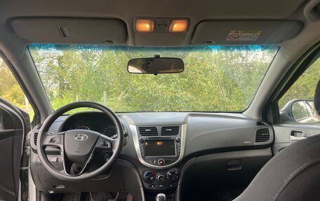 Hyundai Solaris II рестайлинг, 2016 год, 620 000 рублей, 4 фотография