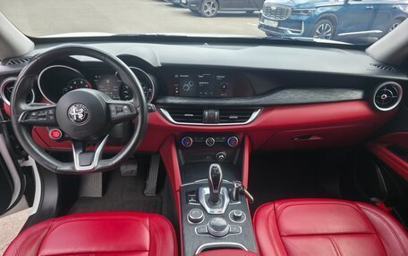 Alfa Romeo Stelvio, 2020 год, 3 150 000 рублей, 8 фотография