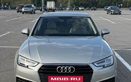 Audi A4, 2017 год, 2 600 000 рублей, 4 фотография