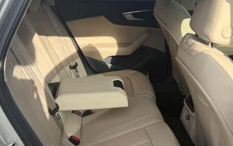Audi A4, 2017 год, 2 600 000 рублей, 16 фотография