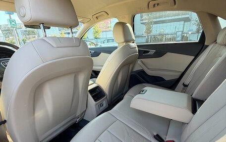 Audi A4, 2017 год, 2 600 000 рублей, 14 фотография