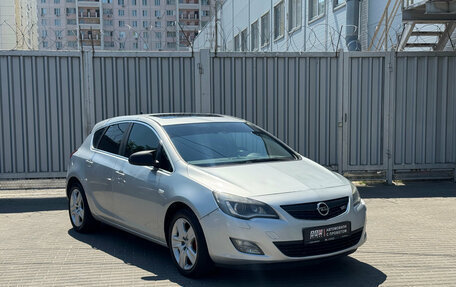 Opel Astra J, 2011 год, 639 000 рублей, 8 фотография