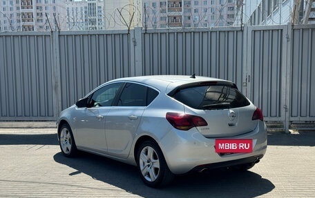 Opel Astra J, 2011 год, 639 000 рублей, 3 фотография