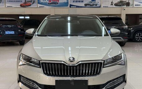 Skoda Superb III рестайлинг, 2023 год, 2 095 005 рублей, 3 фотография