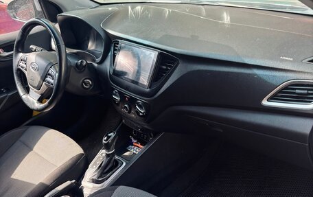 Hyundai Solaris II рестайлинг, 2017 год, 690 000 рублей, 6 фотография