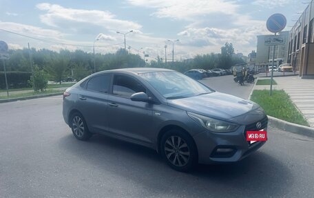 Hyundai Solaris II рестайлинг, 2017 год, 690 000 рублей, 3 фотография