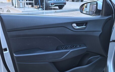 Hyundai Solaris II рестайлинг, 2019 год, 1 390 000 рублей, 6 фотография
