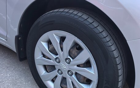 Hyundai Solaris II рестайлинг, 2019 год, 1 390 000 рублей, 10 фотография