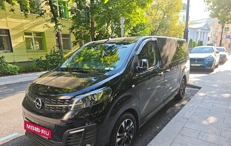 Opel Zafira Life I, 2020 год, 3 500 000 рублей, 3 фотография