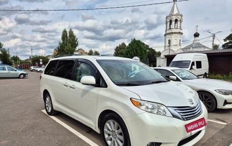 Toyota Sienna III, 2010 год, 1 950 000 рублей, 3 фотография