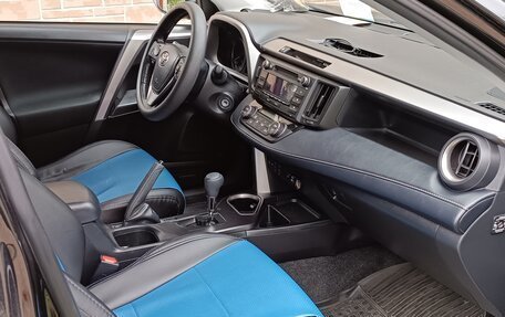 Toyota RAV4, 2018 год, 2 200 000 рублей, 7 фотография