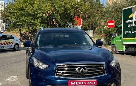 Infiniti FX II, 2011 год, 1 875 000 рублей, 1 фотография
