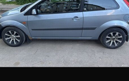 Ford Fiesta, 2006 год, 270 000 рублей, 2 фотография