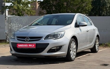 Opel Astra J, 2013 год, 827 000 рублей, 2 фотография