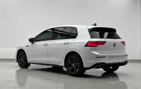 Volkswagen Golf VIII, 2023 год, 2 076 000 рублей, 5 фотография