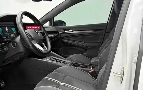 Volkswagen Golf VIII, 2023 год, 2 076 000 рублей, 8 фотография
