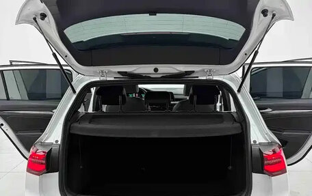 Volkswagen Golf VIII, 2023 год, 2 076 000 рублей, 15 фотография