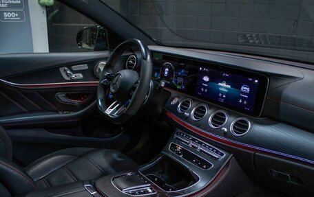 Mercedes-Benz E-Класс AMG, 2021 год, 4 850 000 рублей, 12 фотография
