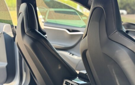 Tesla Model S I, 2013 год, 1 800 000 рублей, 19 фотография