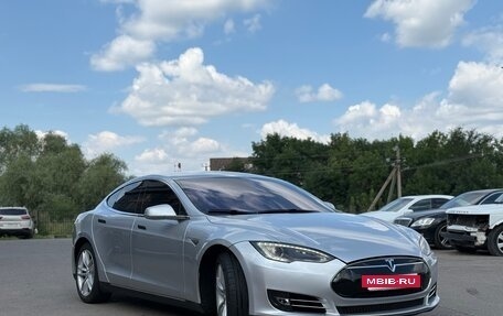 Tesla Model S I, 2013 год, 1 800 000 рублей, 9 фотография