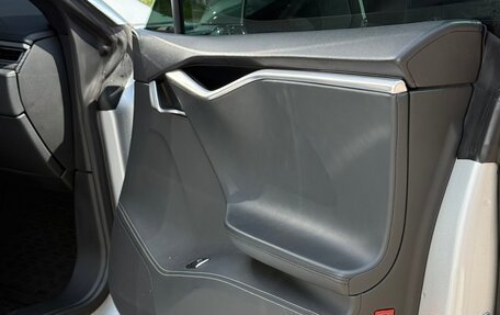 Tesla Model S I, 2013 год, 1 800 000 рублей, 22 фотография