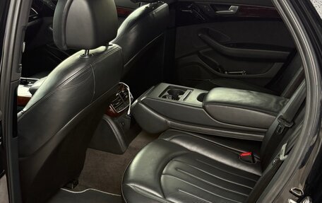 Audi A8, 2011 год, 1 900 000 рублей, 11 фотография