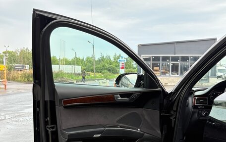 Audi A8, 2011 год, 1 900 000 рублей, 13 фотография