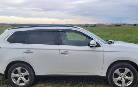 Mitsubishi Outlander III рестайлинг 3, 2013 год, 1 100 000 рублей, 1 фотография