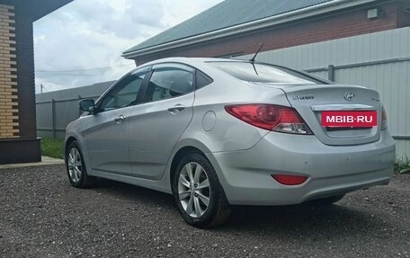 Hyundai Solaris II рестайлинг, 2012 год, 760 000 рублей, 3 фотография