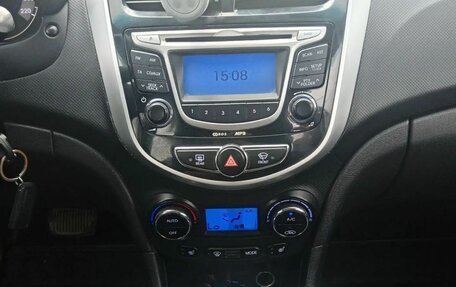 Hyundai Solaris II рестайлинг, 2012 год, 760 000 рублей, 11 фотография