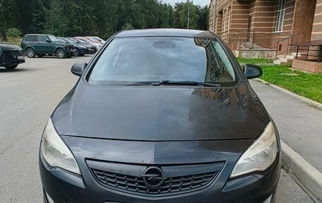 Opel Astra J, 2011 год, 600 000 рублей, 2 фотография