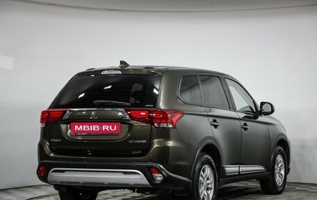 Mitsubishi Outlander III рестайлинг 3, 2020 год, 1 849 000 рублей, 5 фотография
