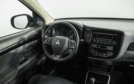 Mitsubishi Outlander III рестайлинг 3, 2020 год, 1 849 000 рублей, 9 фотография