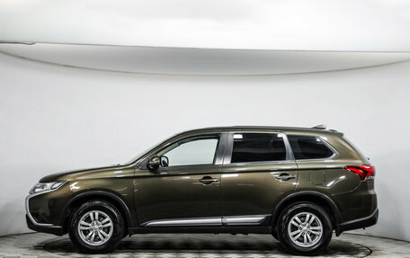 Mitsubishi Outlander III рестайлинг 3, 2020 год, 1 849 000 рублей, 8 фотография