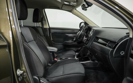 Mitsubishi Outlander III рестайлинг 3, 2020 год, 1 849 000 рублей, 19 фотография