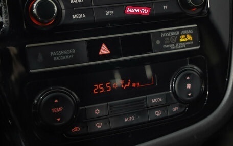 Mitsubishi Outlander III рестайлинг 3, 2020 год, 1 849 000 рублей, 14 фотография