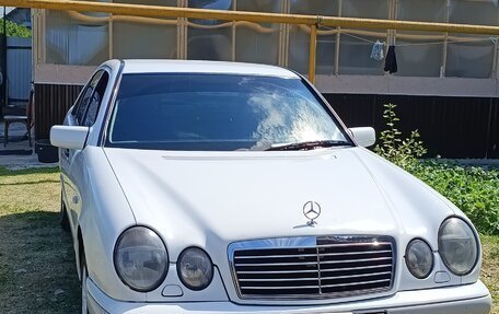 Mercedes-Benz E-Класс, 1998 год, 470 000 рублей, 2 фотография