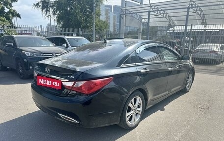 Hyundai Sonata VI, 2011 год, 979 000 рублей, 3 фотография