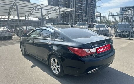 Hyundai Sonata VI, 2011 год, 979 000 рублей, 4 фотография