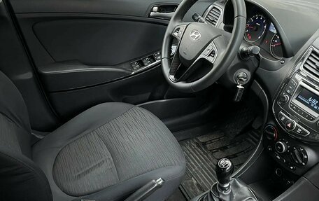 Hyundai Solaris II рестайлинг, 2016 год, 890 000 рублей, 14 фотография
