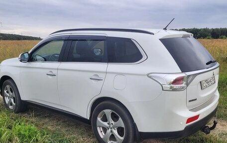 Mitsubishi Outlander III рестайлинг 3, 2013 год, 1 100 000 рублей, 4 фотография