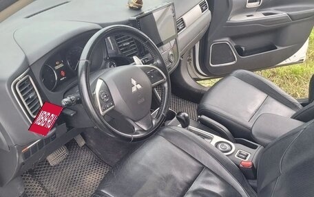 Mitsubishi Outlander III рестайлинг 3, 2013 год, 1 100 000 рублей, 7 фотография
