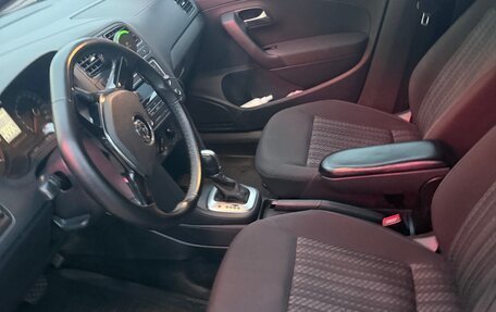 Volkswagen Polo VI (EU Market), 2017 год, 900 000 рублей, 9 фотография