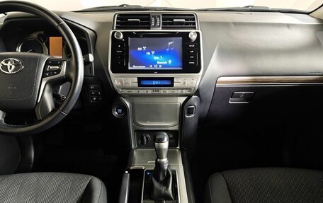 Toyota Land Cruiser Prado 150 рестайлинг 2, 2020 год, 5 000 000 рублей, 15 фотография